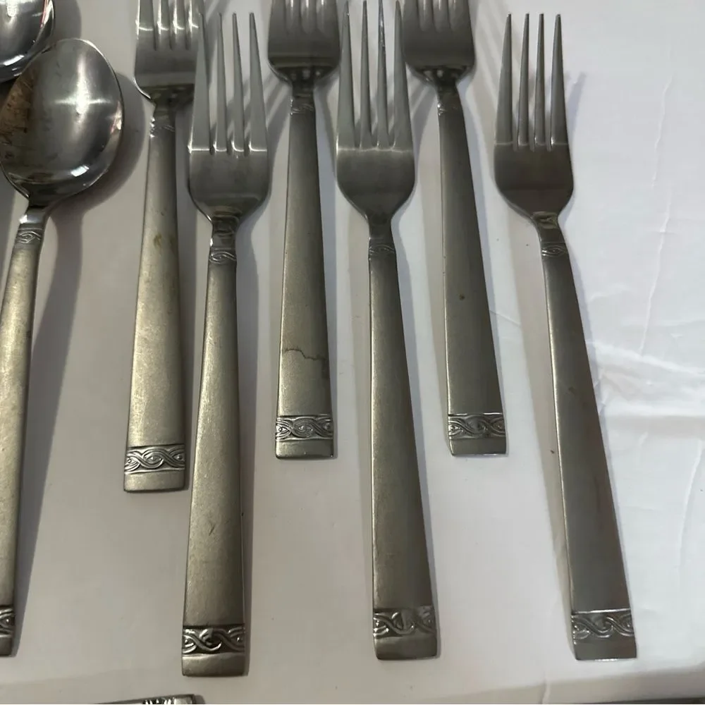 Cambridge Stainless Flatware Danielle Dinner Forks Knives Spoons‎ Set of 24 Pcs